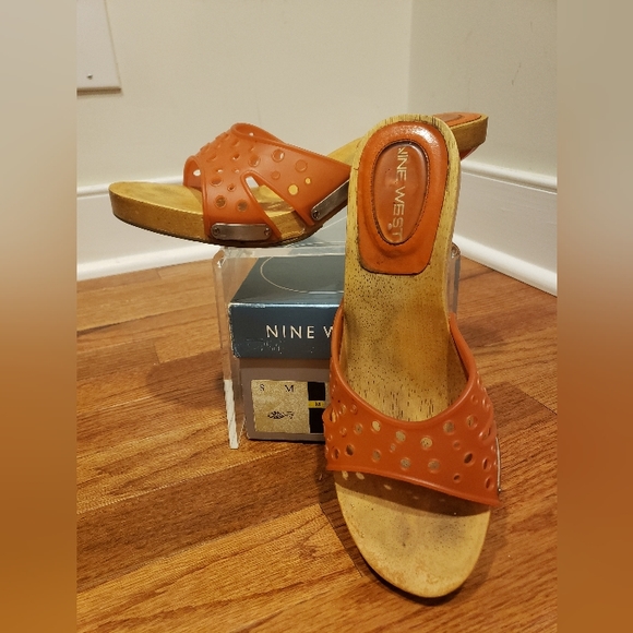 Nine West orange wooden sandals size 8 - Picture 1 of 5